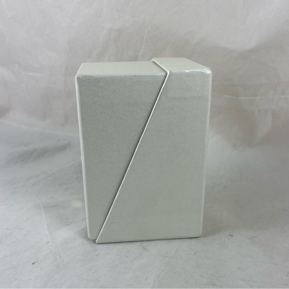 Jessica Simpson Crystal Accented Woman's Watch JW0002GD Gold Pearl 35mm NEW READ - Picture 5 of 9